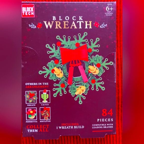 Christmas Wreath Building Blocks - Picture 1 of 5
